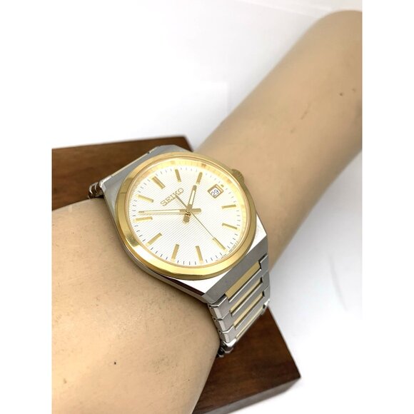 Seiko Men's Watch SUR558 Quartz Silver Dial Date Two Tone Stainless Steel 39mm - Picture 6 of 15